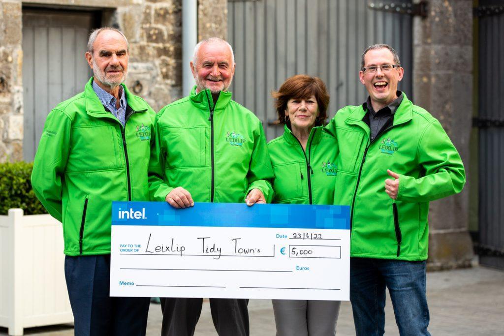 Leixlip Tidy Town Association holding a cheque for €5000 awarded by Intel Pride Of Place